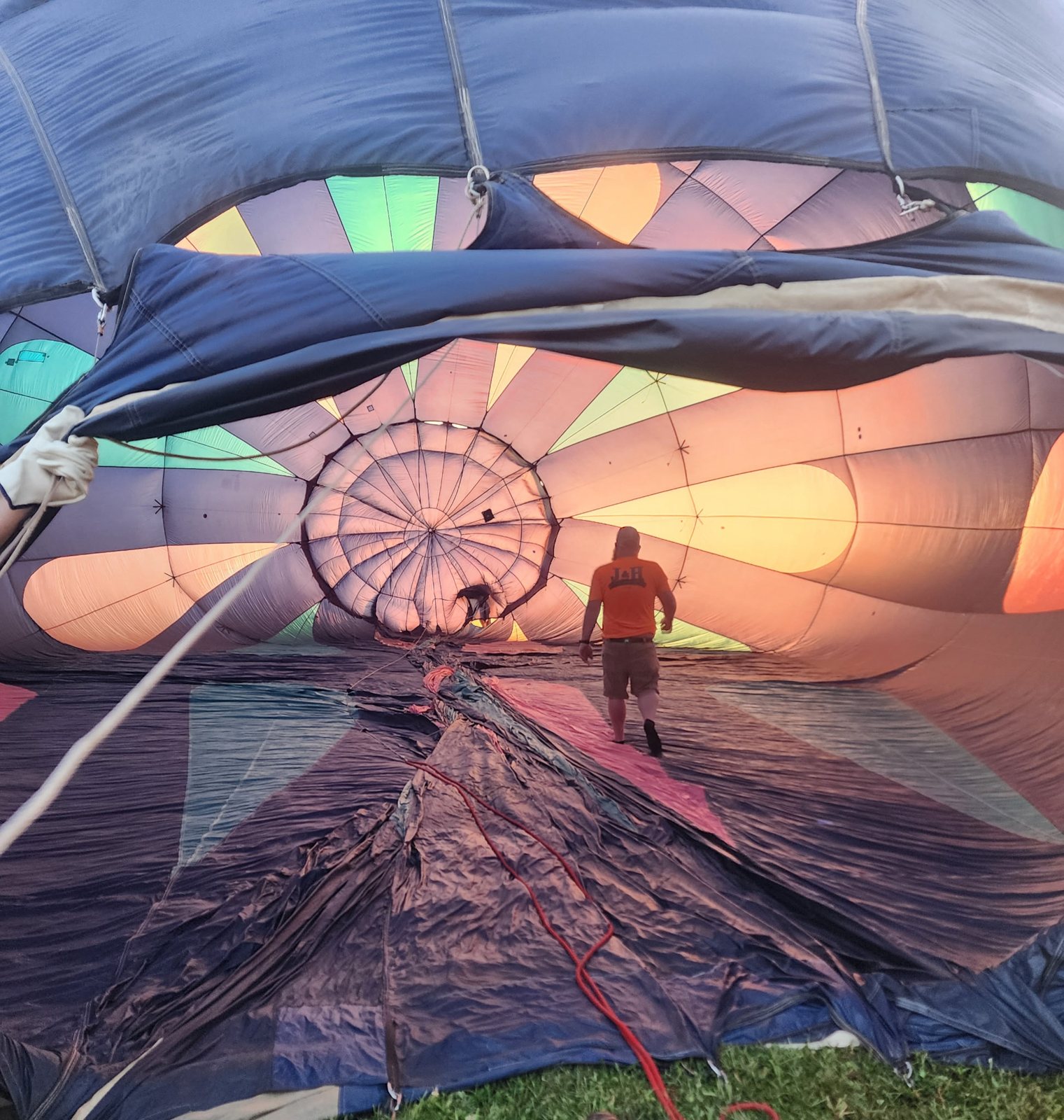 Inside a balloon envelope during inflation